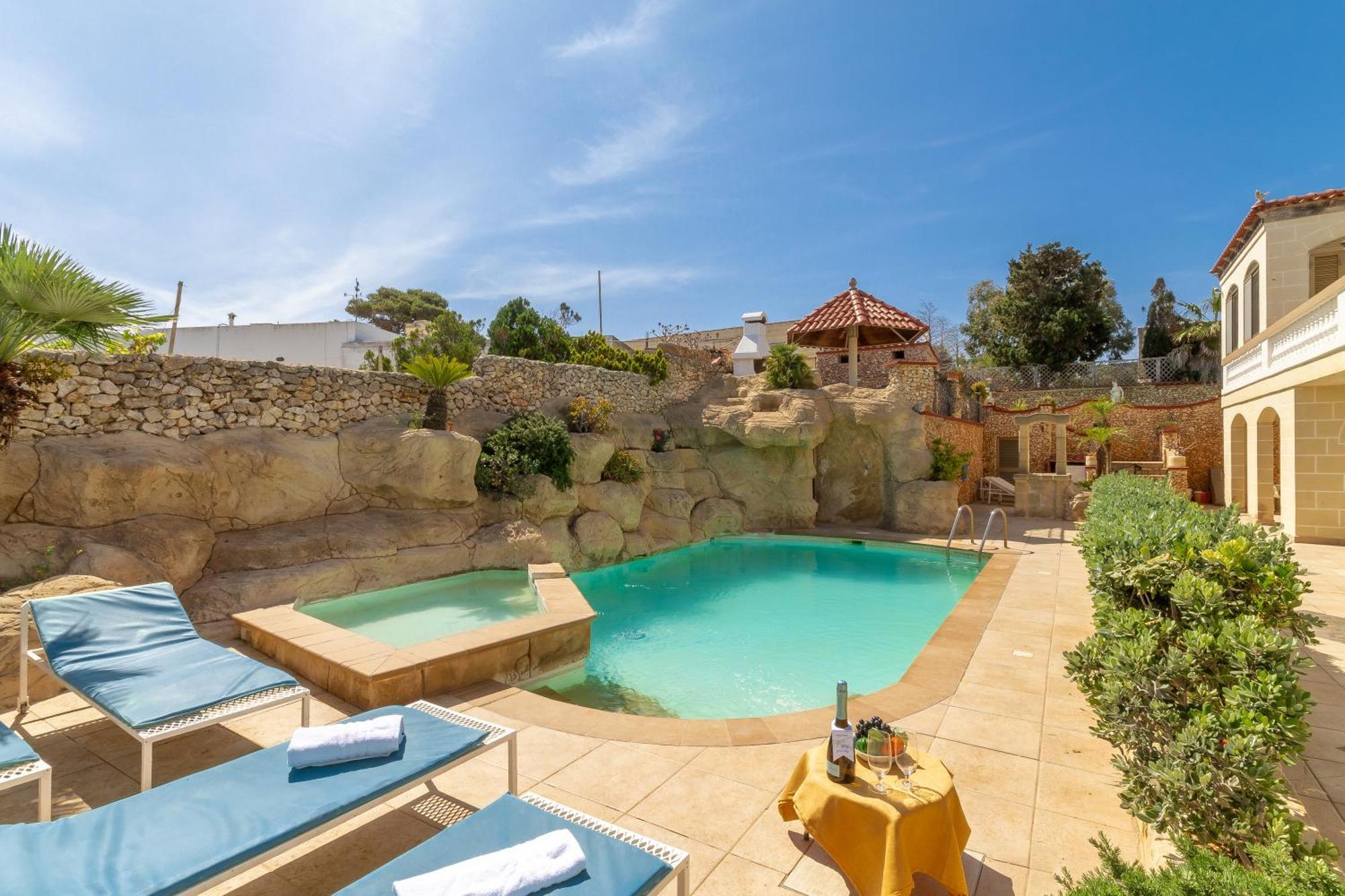 Villa & Pool Apartments In Mellieha Bay ภายนอก รูปภาพ