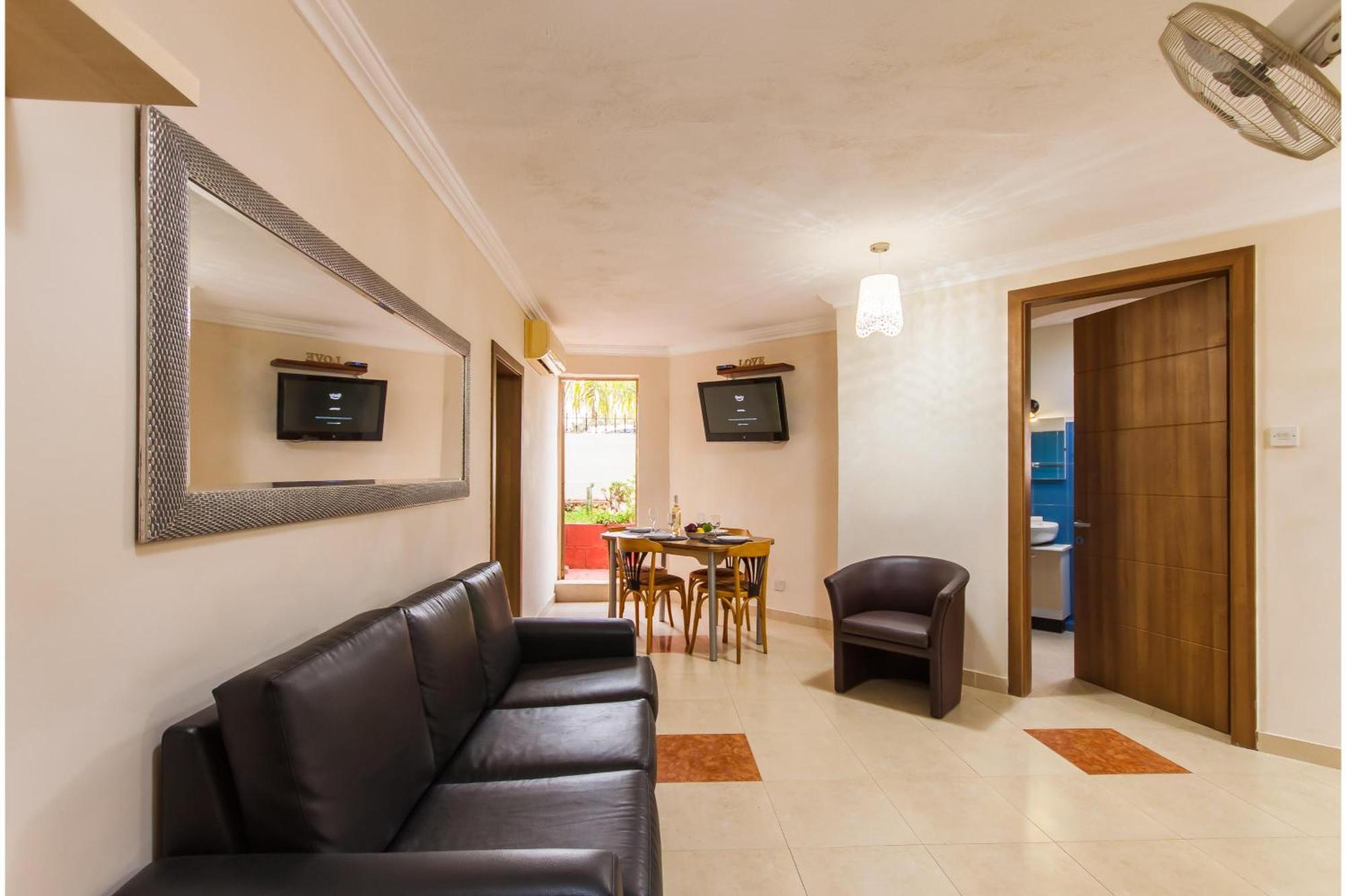 Villa & Pool Apartments In Mellieha Bay ภายนอก รูปภาพ