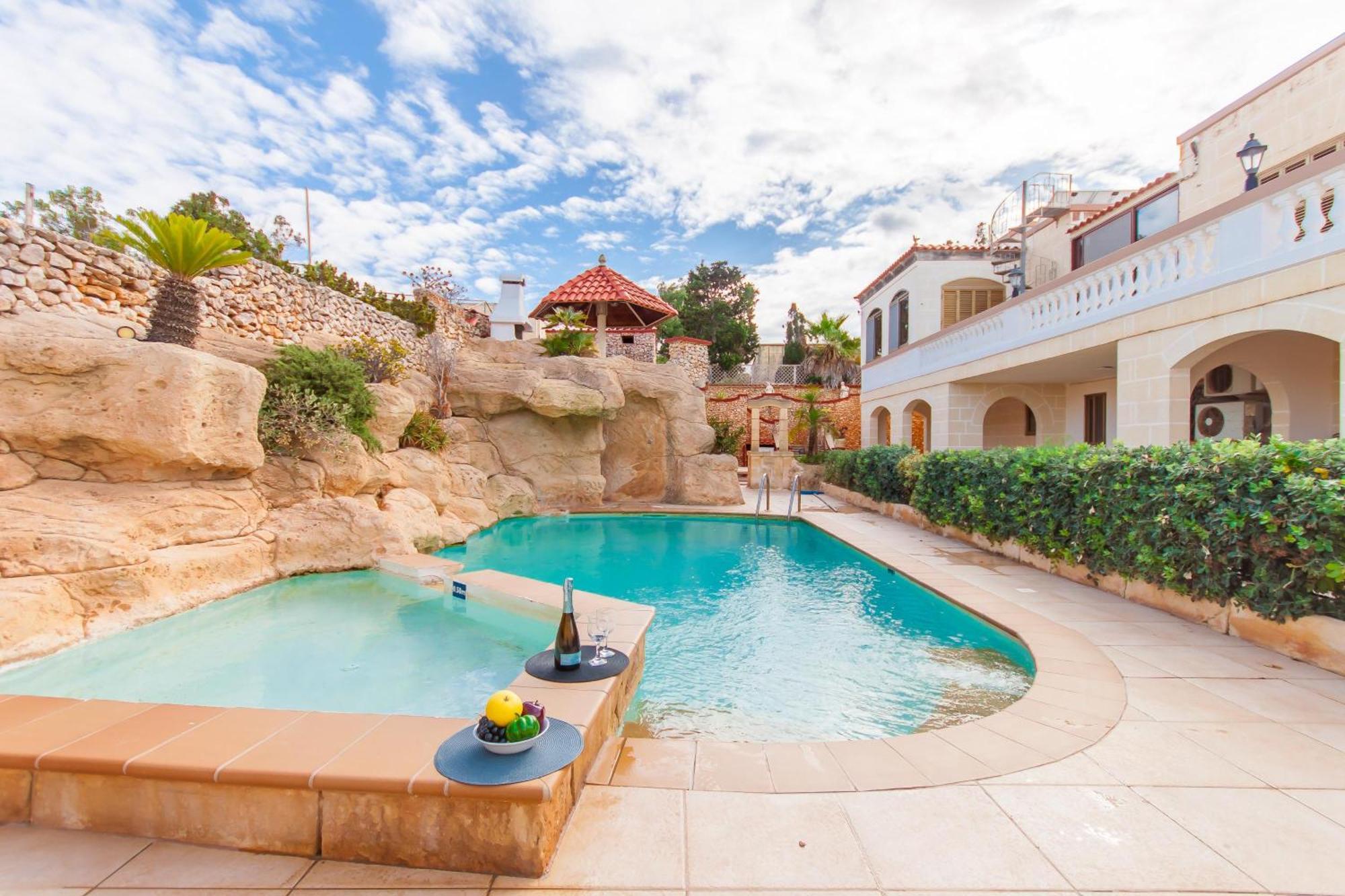 Villa & Pool Apartments In Mellieha Bay ภายนอก รูปภาพ